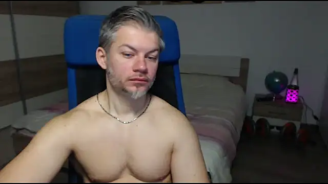 Snapshot of RobbyShawz chatting on February 24, 2025, 5:54 am RobbyShawz online show from February 24, 2025, 5:54 am