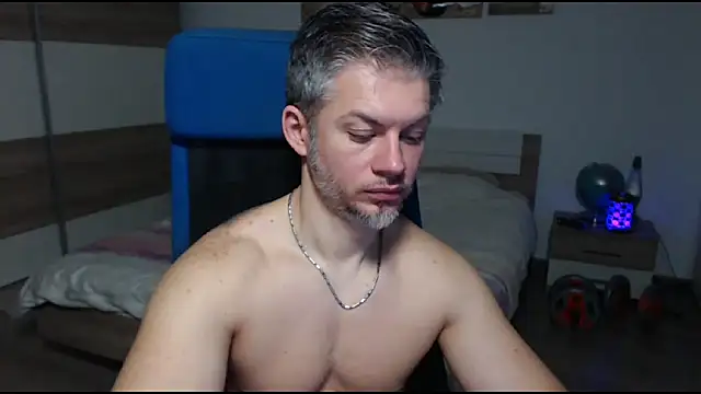 Snapshot of RobbyShawz chatting on February 14, 2025, 9:10 pm RobbyShawz online show from February 14, 2025, 9:10 pm