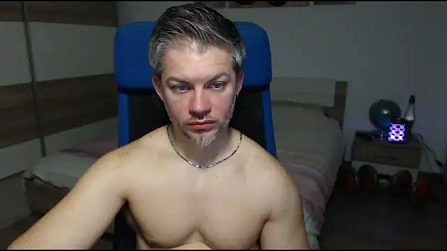 Snapshot of RobbyShawz chatting on February 22, 2025, 5:44 am RobbyShawz online show from February 22, 2025, 5:44 am