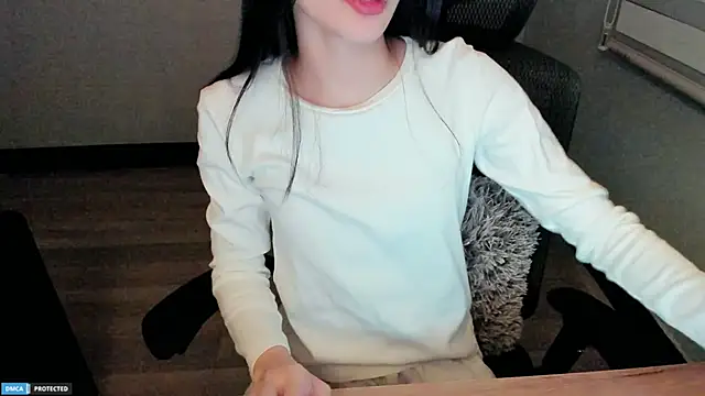 Snapshot of Ayase_momo chatting on January 20, 2025, 1:50 am Ayase momo online show from January 20, 2025, 1:50 am