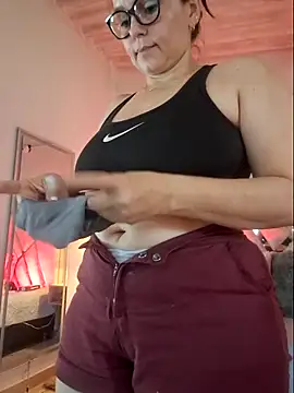 Snapshot of MariaPau_83 chatting on September 19, 2025, 7:07 pm MariaPau 83 online show from September 19, 2025, 7:07 pm