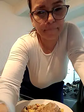 Snapshot of MariaPau_83 chatting on March 4, 2025, 11:43 pm MariaPau 83 online show from March 4, 2025, 11:43 pm