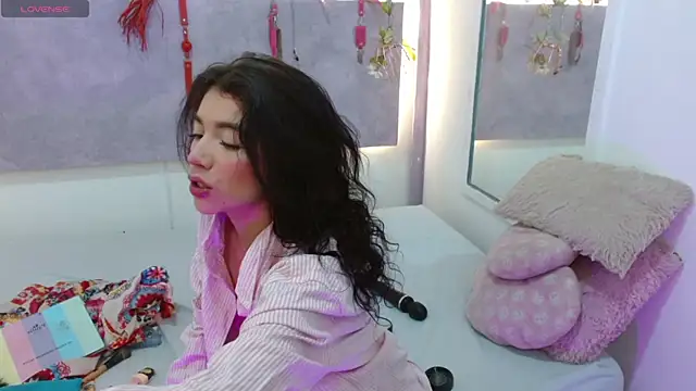 Snapshot of Sweetcristin chatting on October 7, 2025, 12:55 am Sweetcristin online show from October 7, 2025, 12:55 am