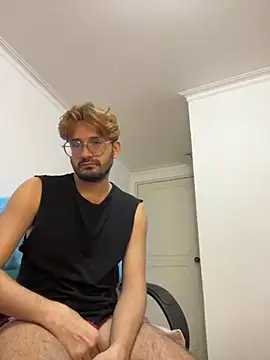 Snapshot of peterannaud chatting on September 20, 2025, 3:17 pm peterannaud online show from September 20, 2025, 3:17 pm