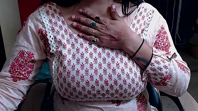 Snapshot of Naiaa-mylove chatting on January 11, 2026, 8:10 am Naiaa-mylove online show from January 11, 2026, 8:10 am