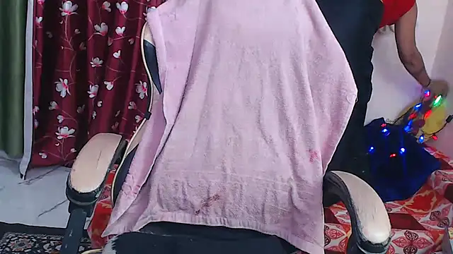 Snapshot of Naiaa-mylove chatting on February 19, 2026, 6:21 am Naiaa-mylove online show from February 19, 2026, 6:21 am