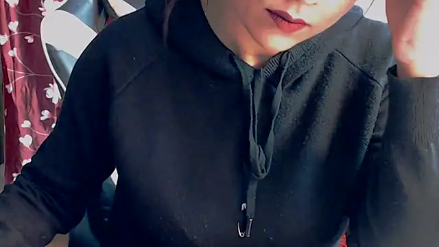 Snapshot of Naiaa-mylove chatting on February 4, 2026, 12:00 pm Naiaa-mylove online show from February 4, 2026, 12:00 pm