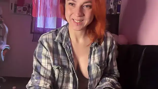 Nikky Divine online show from February 6, 2026, 7:37 am