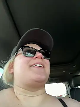 Snapshot of PiggyRose chatting on April 13, 2026, 7:18 pm PiggyRose online show from April 13, 2026, 7:18 pm