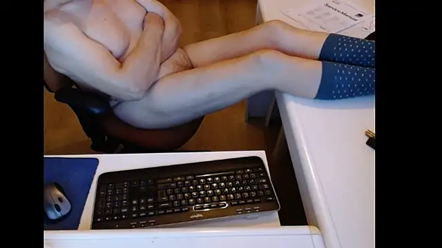 dutchpornking online show from April 17, 2026, 6:33 pm