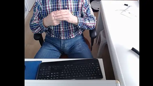 dutchpornking online show from March 15, 2025, 7:20 am