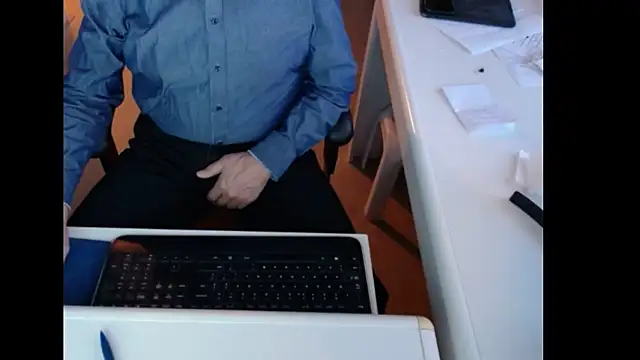 dutchpornking online show from January 6, 2026, 7:45 am