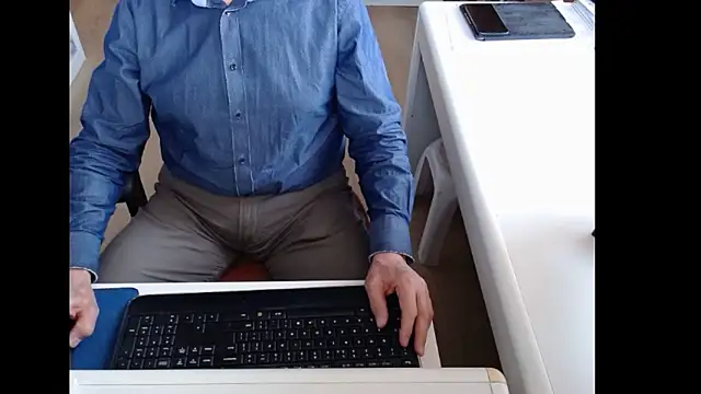 dutchpornking online show from March 15, 2026, 8:10 am