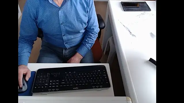 dutchpornking online show from November 2, 2025, 8:08 am