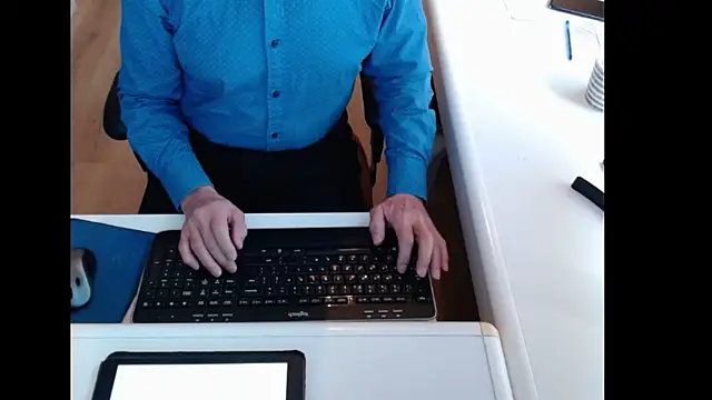 dutchpornking online show from November 8, 2025, 8:51 am