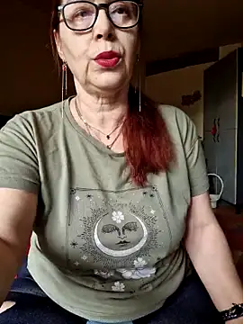 Snapshot of Chriss_Tinaa chatting on May 20, 2026, 5:37 am Chriss Tinaa online show from May 20, 2026, 5:37 am
