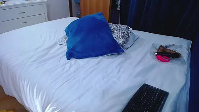 Snapshot of mondirty70 chatting on December 21, 2025, 7:32 am mondirty70 online show from December 21, 2025, 7:32 am