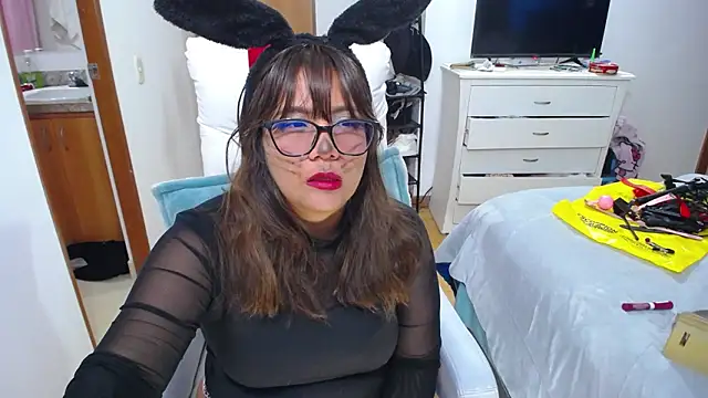 mondirty70 online show from October 31, 2025, 9:11 pm