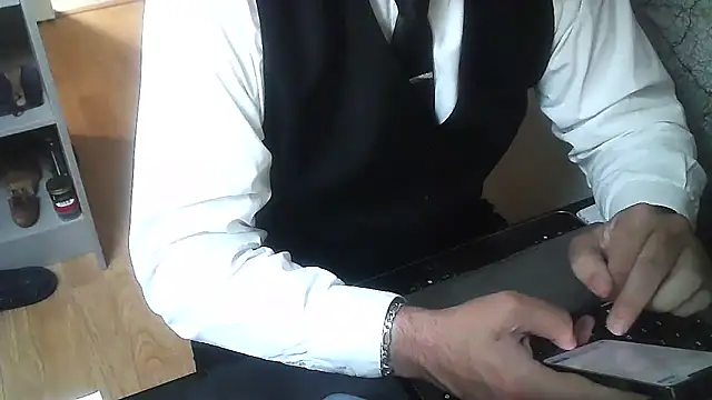 DUDURAxh online show from November 20, 2025, 1:23 pm