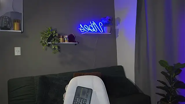 HannahEvanss online show from October 11, 2025, 4:19 pm