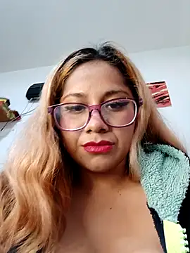 Snapshot of PokeGirld chatting on November 14, 2025, 5:49 pm PokeGirld online show from November 14, 2025, 5:49 pm