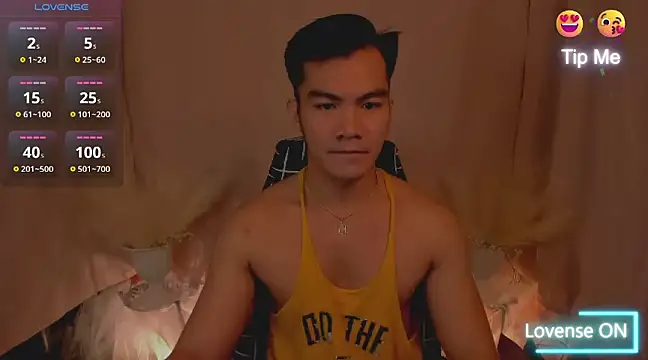 000batman000 online show from December 6, 2024, 11:19 pm