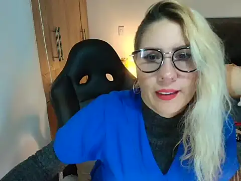 natalia-66 online show from July 17, 2026, 4:32 am