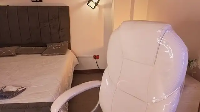 Catalinaa martinez online show from November 16, 2025, 3:22 am