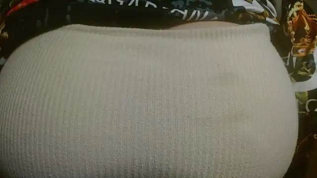 Snapshot of AnnyelinnaLove chatting on March 6, 2025, 12:43 am AnnyelinnaLove online show from March 6, 2025, 12:43 am