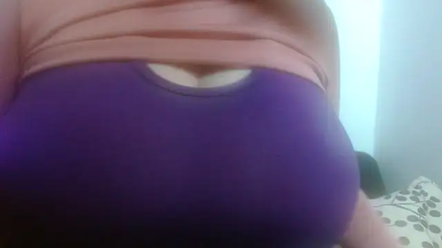 Snapshot of AnnyelinnaLove chatting on September 18, 2025, 10:13 pm AnnyelinnaLove online show from September 18, 2025, 10:13 pm