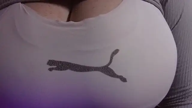 Snapshot of AnnyelinnaLove chatting on November 3, 2025, 5:45 am AnnyelinnaLove online show from November 3, 2025, 5:45 am