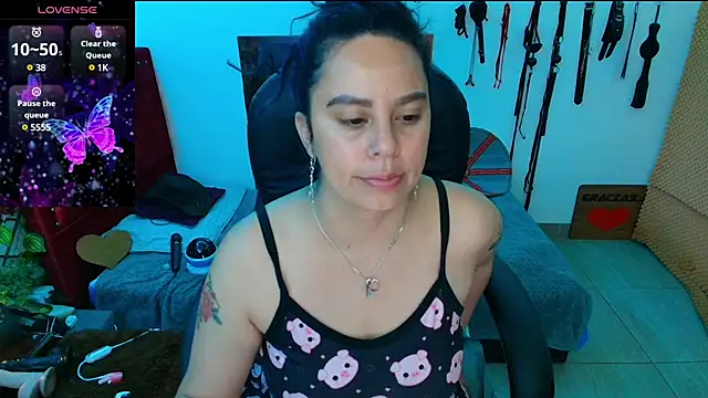 elektra 32 online show from March 18, 2025, 1:23 pm