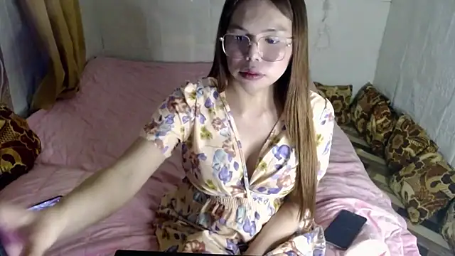 Snapshot of alondra_marie23 chatting on November 27, 2025, 10:48 am alondra marie23 online show from November 27, 2025, 10:48 am