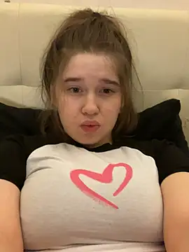 Snapshot of HornyGirlH chatting on February 17, 2025, 3:47 am HornyGirlH online show from February 17, 2025, 3:47 am