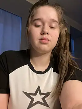 Snapshot of HornyGirlH chatting on February 4, 2025, 4:37 am HornyGirlH online show from February 4, 2025, 4:37 am