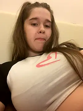 Snapshot of HornyGirlH chatting on October 18, 2025, 11:51 pm HornyGirlH online show from October 18, 2025, 11:51 pm