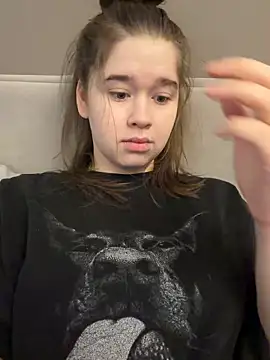 HornyGirlH online show from March 19, 2026, 4:45 am