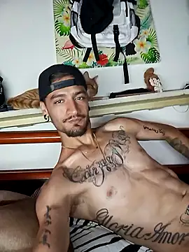 iamxandertv online show from May 3, 2026, 9:47 am