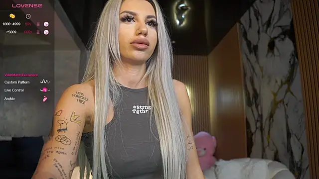 LisaAkira online show from March 31, 2026, 6:59 am