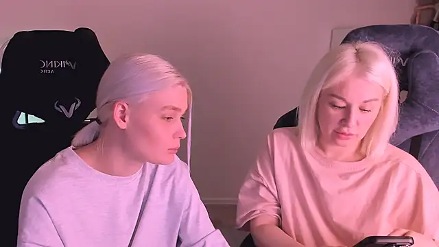 hotblonds online show from January 27, 2025, 5:26 pm