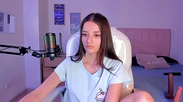 Snapshot of Amaia_Daniells chatting on February 24, 2025, 6:27 am Amaia Daniells online show from February 24, 2025, 6:27 am