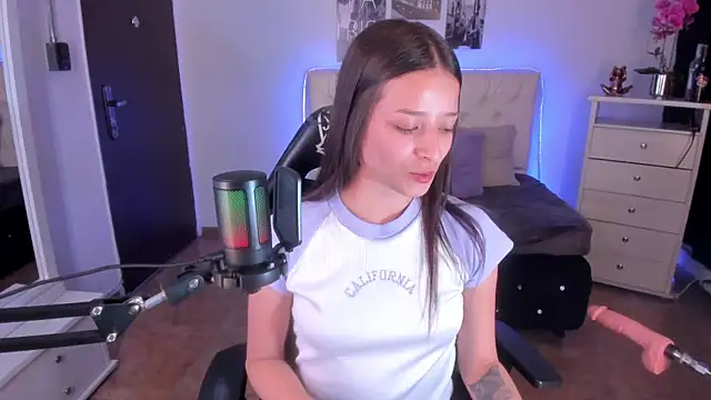 Snapshot of Amaia_Daniells chatting on February 3, 2025, 3:53 am Amaia Daniells online show from February 3, 2025, 3:53 am