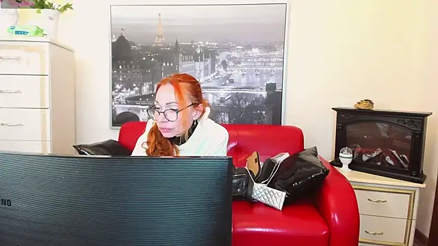 softlysoftlyasbeauty online show from September 18, 2025, 1:03 pm