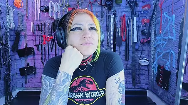 PANDORANEZZ online show from November 7, 2025, 1:43 am