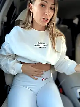 YOUR-KARINA online show from January 6, 2026, 8:07 am