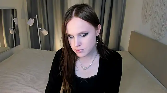 EffieMinki online show from July 5, 2026, 9:21 pm