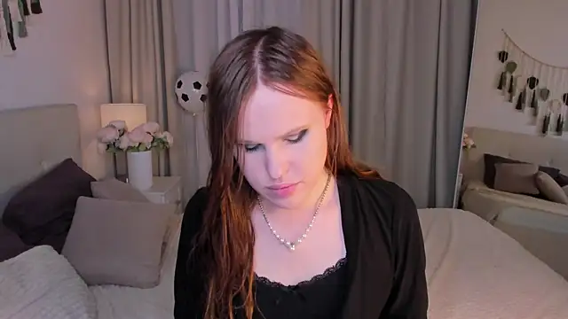EffieMinki online show from July 9, 2026, 9:14 pm