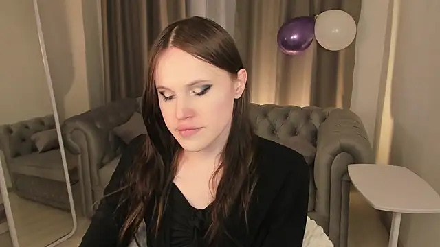 EffieMinki online show from April 11, 2026, 9:07 pm