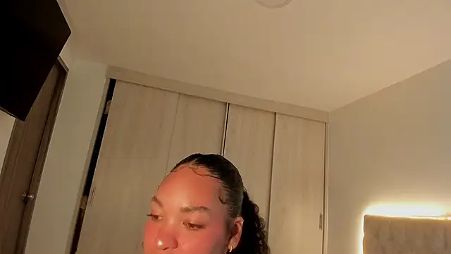 Snapshot of mariam_hill chatting on January 10, 2026, 11:55 pm mariam hill online show from January 10, 2026, 11:55 pm