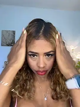 Snapshot of SarahCinnamon- chatting on May 9, 2026, 2:31 pm SarahCinnamon- online show from May 9, 2026, 2:31 pm
